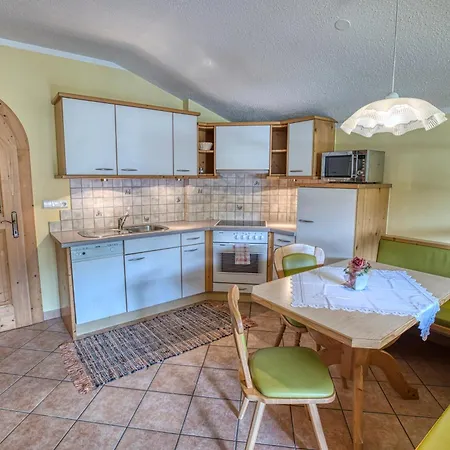 Konukevi Appartments Geisler 4*